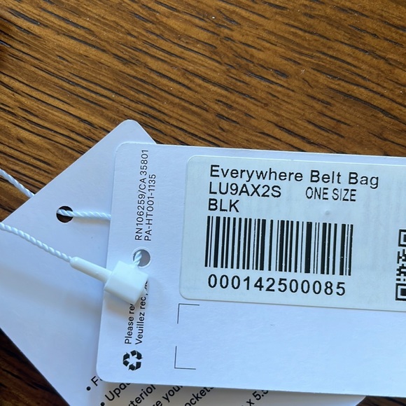 Lululemon Everywhere Belt Bag - Black - Picture 8 of 8